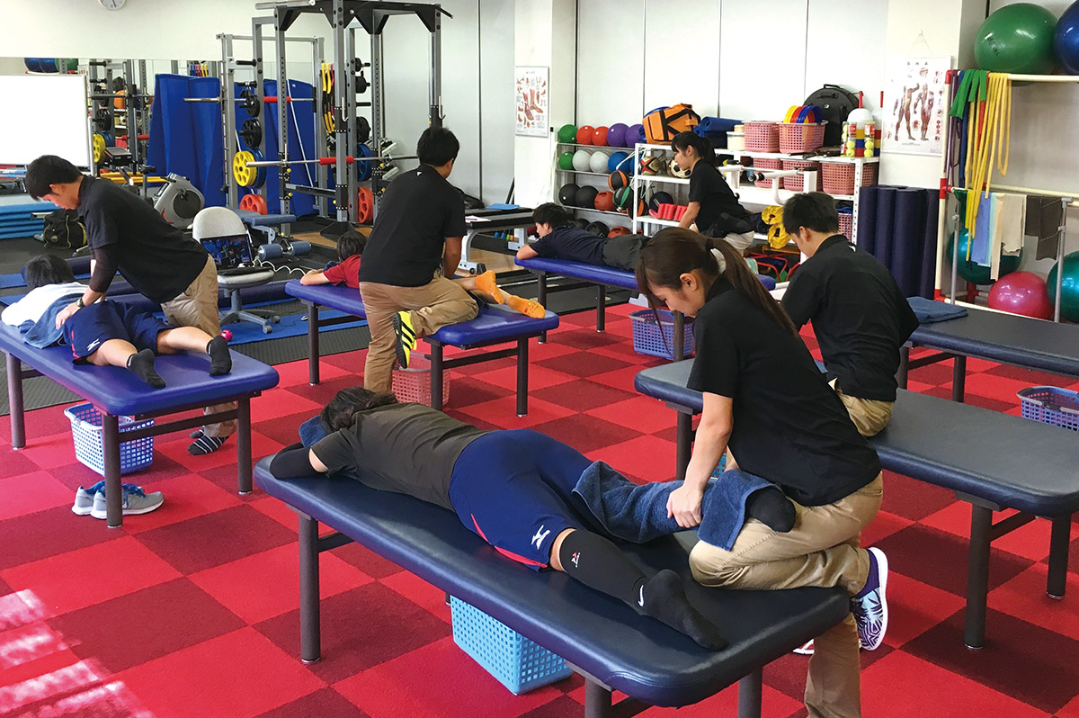 写真：学生トレーナー部CARE