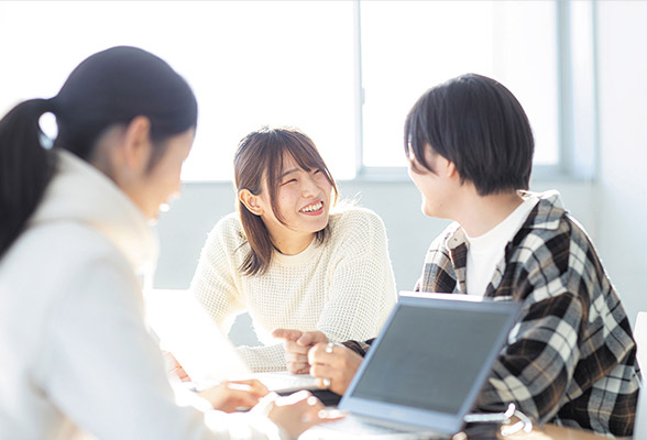 写真：学生サポートのイメージ